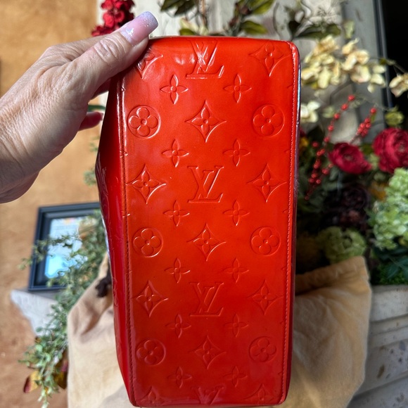 Gorgeous Louis Vuitton Vernis Patent Leather Tote - Picture 6 of 17